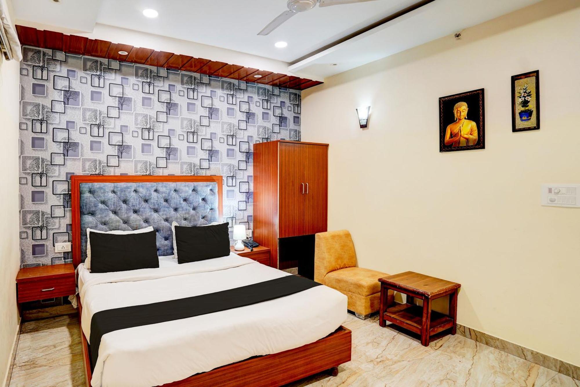 Townhouse Ram Katora Near Vishwanath Temple Formerly Sv Grand Hotel Varanasi Exterior photo