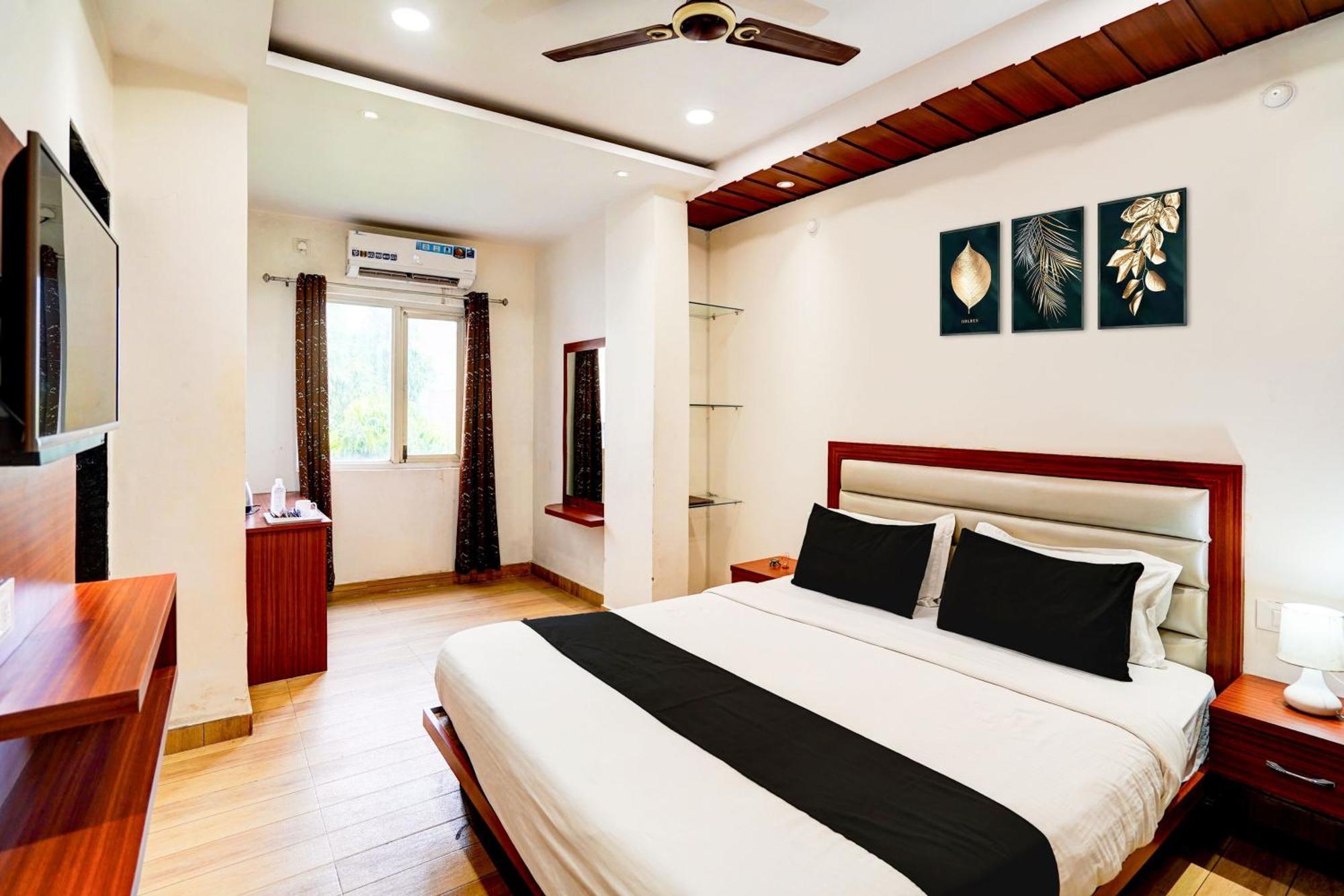 Townhouse Ram Katora Near Vishwanath Temple Formerly Sv Grand Hotel Varanasi Exterior photo