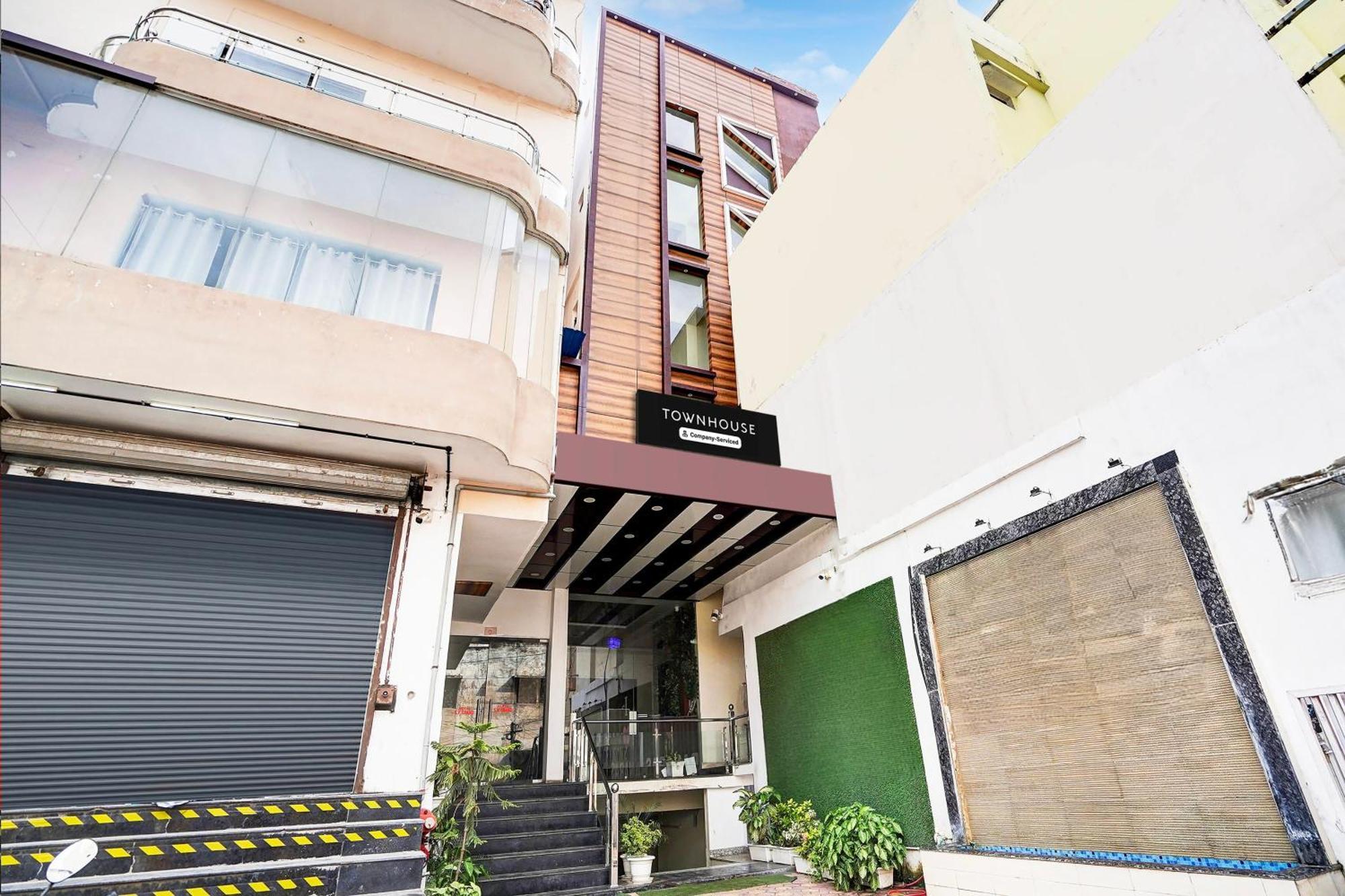 Townhouse Ram Katora Near Vishwanath Temple Formerly Sv Grand Hotel Varanasi Exterior photo