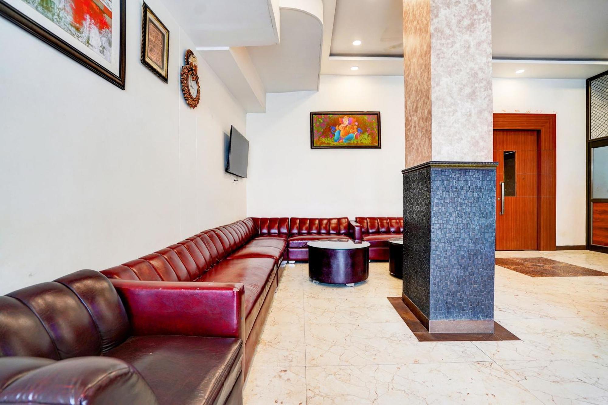 Townhouse Ram Katora Near Vishwanath Temple Formerly Sv Grand Hotel Varanasi Exterior photo