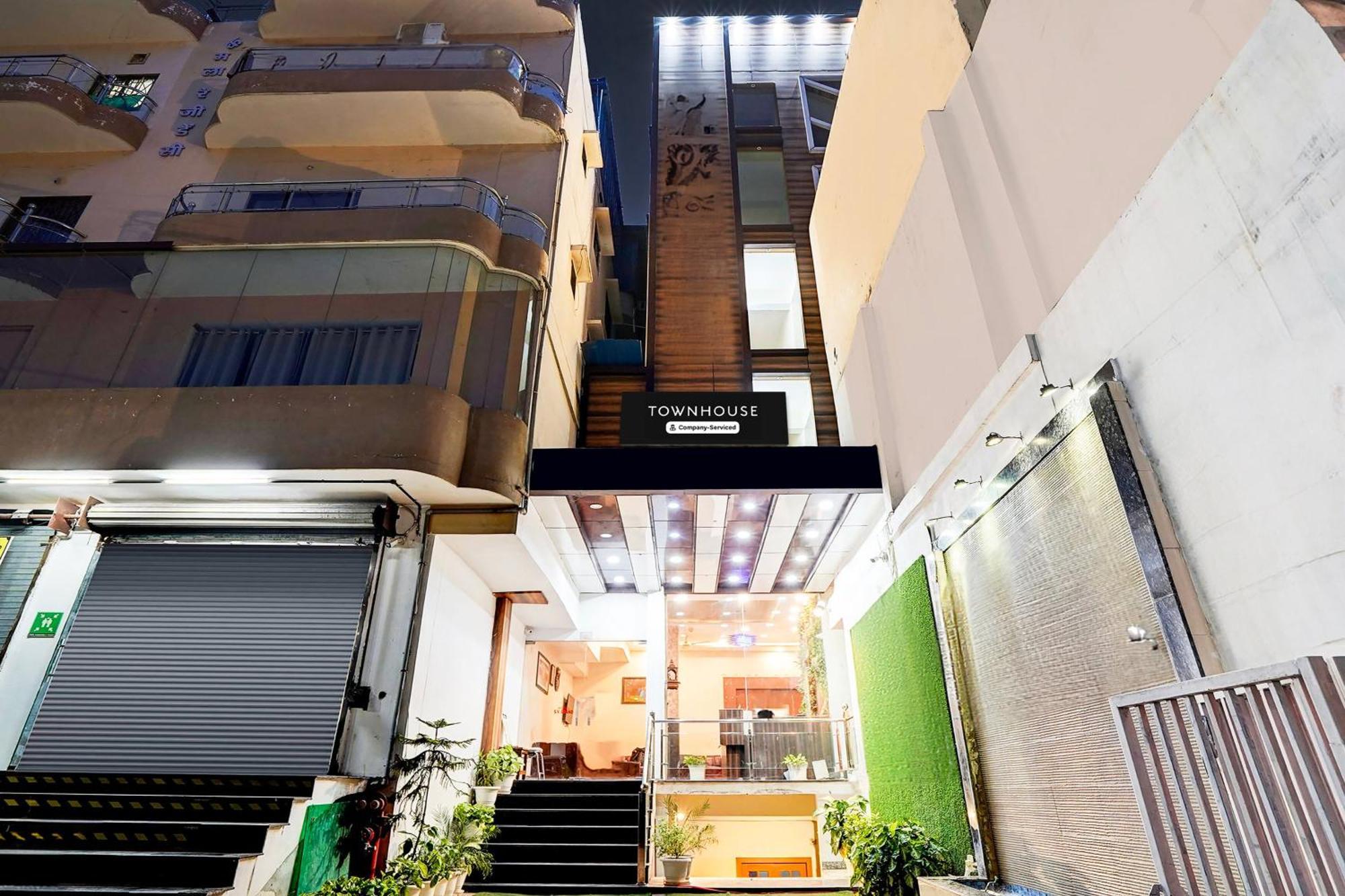 Townhouse Ram Katora Near Vishwanath Temple Formerly Sv Grand Hotel Varanasi Exterior photo